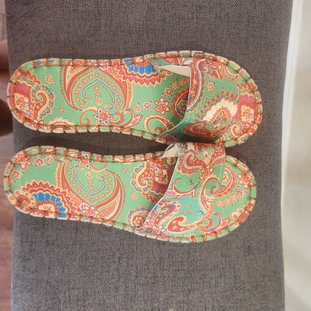 Green, blue, and red paisley flat slides. - Picture 5 of 5